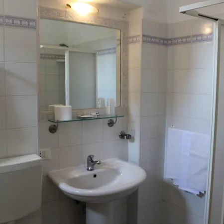 Le Rose 2* Тиволи-Терме