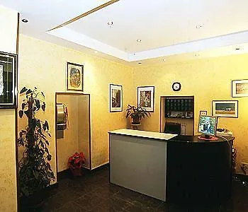 Le Rose Hotell 2*