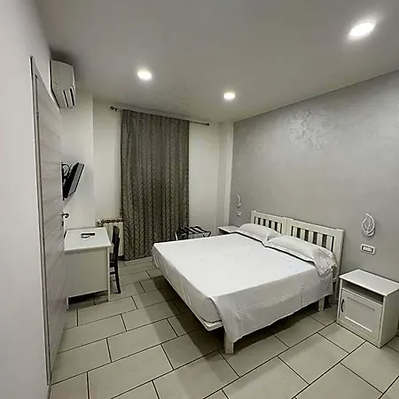 Le Rose 2* Tivoli Terme